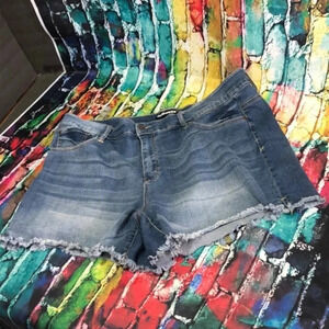Dollhouse plus size 20 jean‎ shorts style DYLAN distressed cut